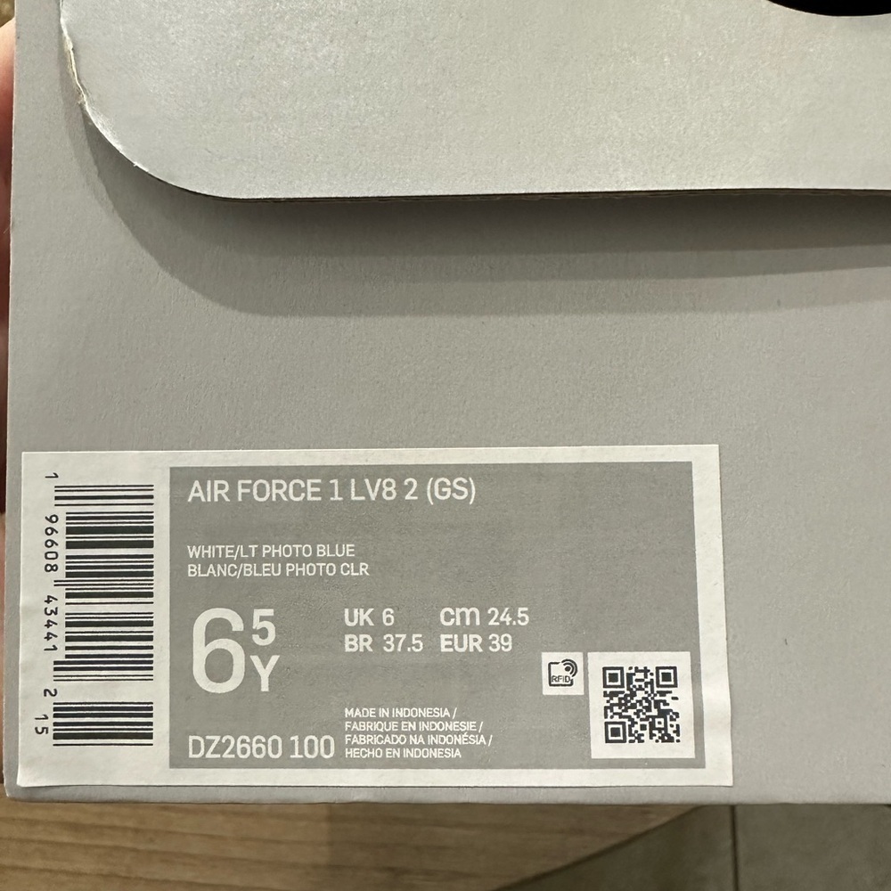 Nike Air Force 1, size 6.5 youth - Picture 10 of 10